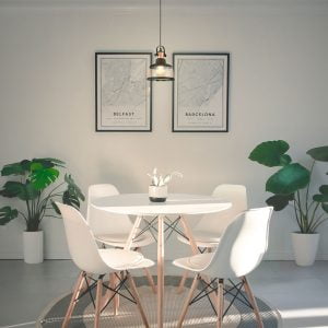 A imagem mostra o pendente Striel da Nordecor, harmonizando-se com a decoração clara e contemporânea de uma sala de estar.