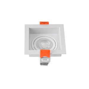 O Spot de Embutir LOYO é compatível com lâmpadas GU10 no formato MR11, ideal para aplicações que exigem foco de luz preciso. Com design compacto e discreto, é perfeito para embutir em tetos e forros, proporcionando uma iluminação funcional e direcionada. Sua versatilidade o torna ideal para ambientes residenciais ou comerciais que buscam praticidade e acabamento limpo na instalação.