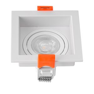 O Spot de Embutir LOYO é compatível com lâmpadas GU10 no formato MR11, ideal para aplicações que exigem foco de luz preciso. Com design compacto e discreto, é perfeito para embutir em tetos e forros, proporcionando uma iluminação funcional e direcionada. Sua versatilidade o torna ideal para ambientes residenciais ou comerciais que buscam praticidade e acabamento limpo na instalação.