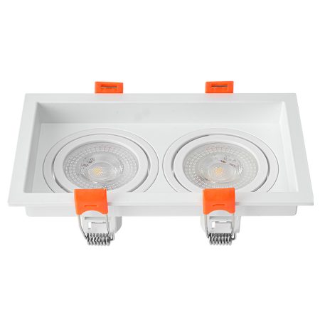 O Spot de Embutir LOYO Duplo, compatível com lâmpadas MR16 e soquetes GU10, oferece iluminação direcional em dois pontos, ideal para destacar áreas específicas com eficiência. Seu design embutido garante um visual limpo e moderno, sendo uma escolha versátil para projetos residenciais ou comerciais que buscam funcionalidade com acabamento sofisticado.