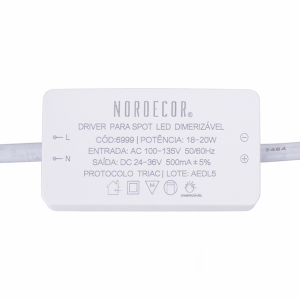 Driver dimerizável para spot LED com tecnologia TRIAC, compatível com tensão de 127V. Permite controle suave e estável da intensidade luminosa, garantindo eficiência, segurança e desempenho confiável na alimentação dos spots LED.