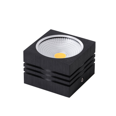 O Spot LED de Sobrepor VIENA da Nordecor, com 10W, 1000LM e uma temperatura de cor de 3.000K, oferece uma iluminação intensa e acolhedora. Ideal para espaços que necessitam de uma luz forte, mas confortável, o VIENA é perfeito para realçar áreas maiores, proporcionando uma atmosfera convidativa e elegante. Sua potência e luminosidade tornam-no uma escolha excelente para ambientes residenciais ou comerciais que buscam uma solução de iluminação eficiente e atraente.