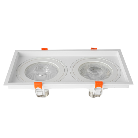 O Spot de Embutir LOYO Duplo, compatível com lâmpadas PAR30 e soquetes E27, oferece iluminação potente e direcionada em dois pontos, ideal para valorizar elementos do ambiente com eficiência. Seu design embutido garante um acabamento discreto e sofisticado, sendo perfeito para projetos residenciais ou comerciais que exigem funcionalidade e impacto visual.