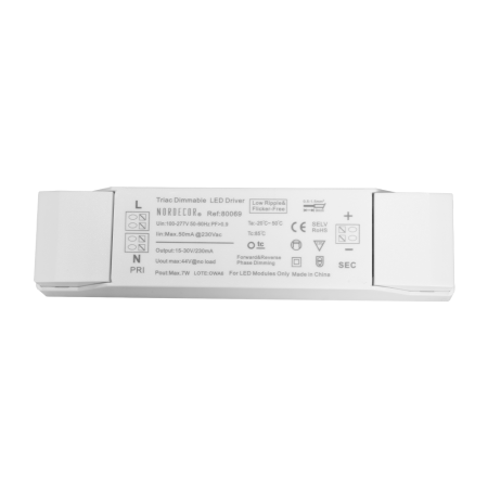 O Driver para Downlight LED Powerlux dimerizável com tecnologia TRIAC permite o controle preciso da intensidade luminosa, garantindo compatibilidade com sistemas de dimerização convencionais. Proporciona estabilidade no funcionamento, maior eficiência energética e desempenho confiável para aplicações em iluminação LED.